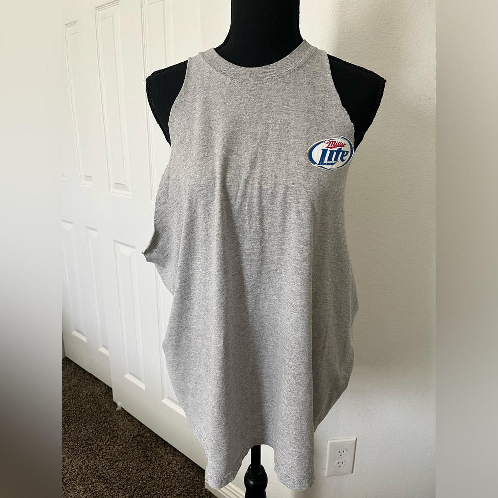 Cut off tank top T-shirt